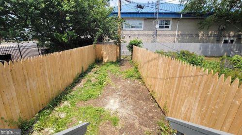 14 Adella Ave, Trenton NJ  08609-2002 exterior