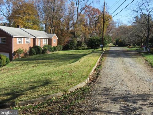 1502 Forest Ln, Mc Lean, VA 22101-3357