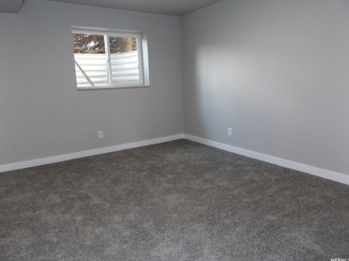 7955 Linton Dr, Taylorsville UT 84088-7617 exterior