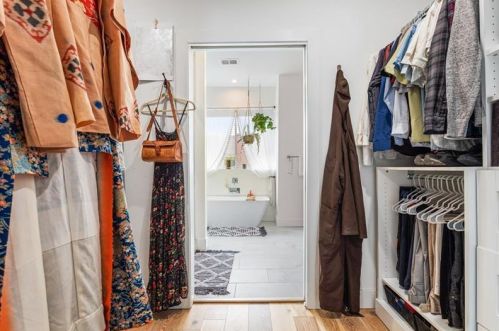 1217 Reddour St, Pittsburgh PA 15212-4613 exterior