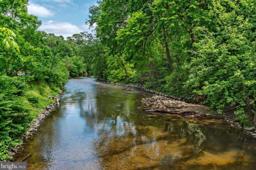 10260 Grosvenor Pl, Rockville MD 20852 exterior