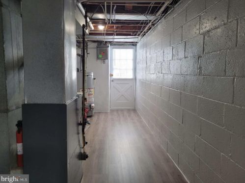 32 Cheltenham Ave, Philadelphia PA 19120-1715 exterior