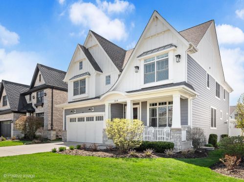 304 3rd St, Elmhurst, IL 60126-2458