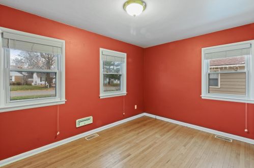 2119 Golfview Ave, Kalamazoo MI 49001-5223 exterior