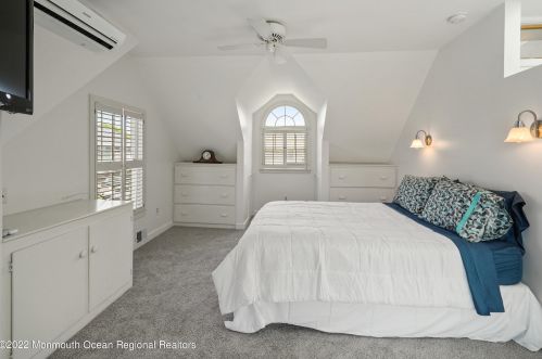 1231 Fleming Ave, Point Pleasant Beach NJ 08742-4040 exterior