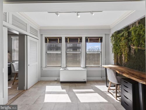 4000 Cathedral Ave, Washington DC 20008-1504 exterior