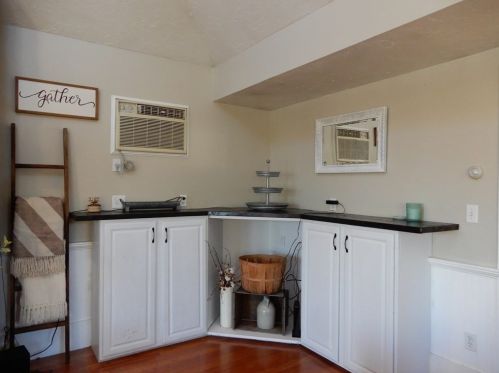 15 Monroe St, Ware MA 01082-1608 exterior