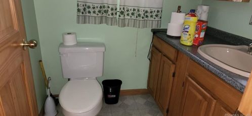 944 Main St, Killingly CT 06239-1401 exterior