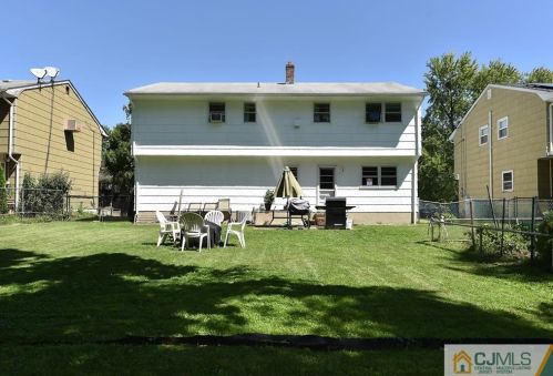 226 Prospect Ave, Green Brook NJ  08812-1418 exterior