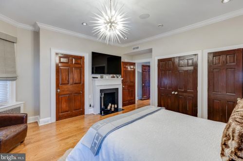 2101 Delancey St, Philadelphia PA 19103-6408 exterior