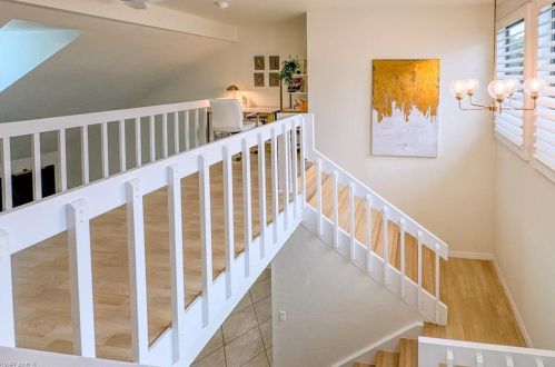 201 Woodshire Ln, Naples FL 34105-7429 exterior