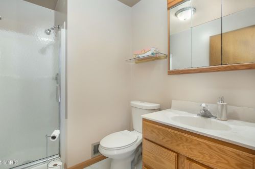 1944 Lincoln Rd, Allegan MI 49010-9435 exterior