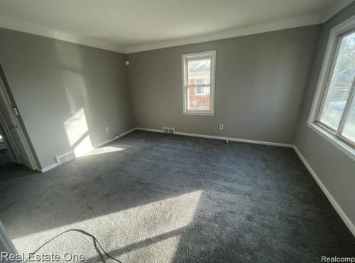 5732 Fenton St, Dearborn Heights MI  48127-3224 exterior