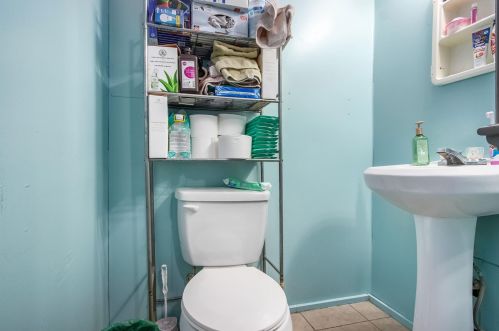 1408 Stockbridge Ave, Kalamazoo MI 49001-3904 exterior