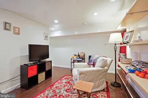 418 Fayette St, Alexandria VA 22314-2228 exterior