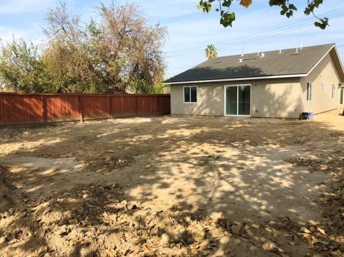 919 Southgate Dr, Bakersfield CA 93304-5150 exterior