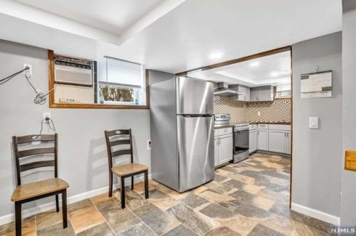 190 Maple St, Fairview NJ 07022-1512 exterior