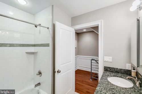 1710 Catharine St, Philadelphia PA 19143-2536 exterior