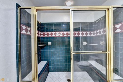 8388 Lake Dr, Lithonia GA  30039-5724 exterior