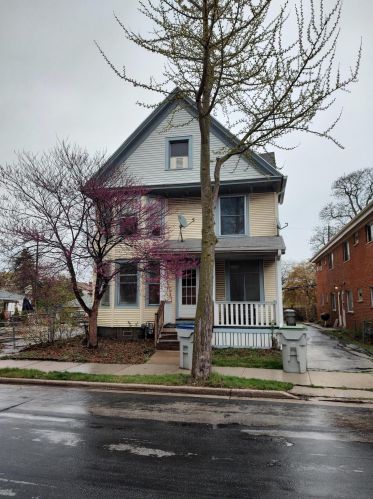 1206 43rd St, Milwaukee WI  53208-2721 exterior
