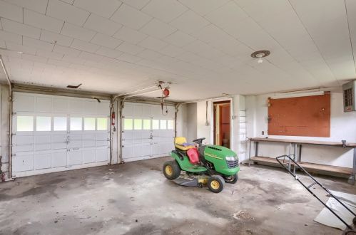 5714 Montour Rd, Gibsonia PA 15044-8113 exterior