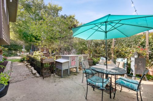 647 Lee Dr, Bull Valley, IL 60014-7413