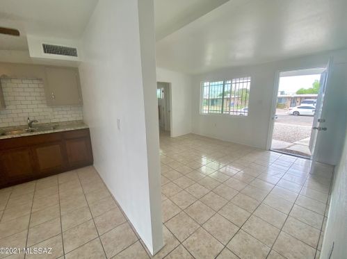 1104 Kentucky St, Tucson AZ  85714-3227 exterior