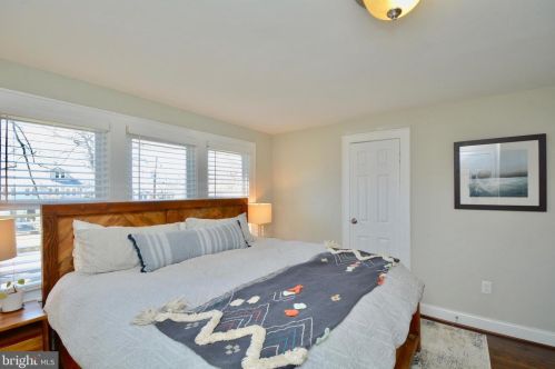 2411 30 St, Washington DC 20018-1532 exterior