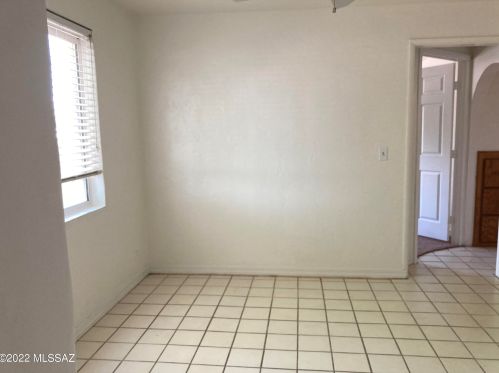 263 Alturas St, Tucson AZ 85705-4402 exterior