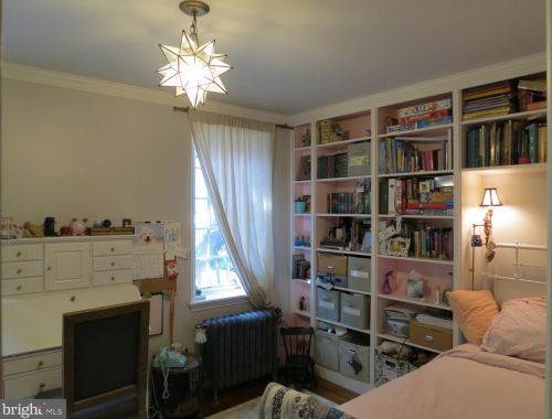 324 Camac St, Philadelphia PA 19140-4214 exterior