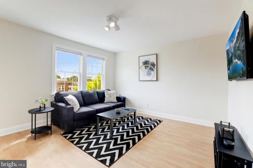 916 19 St, Washington DC 20002-4085 exterior