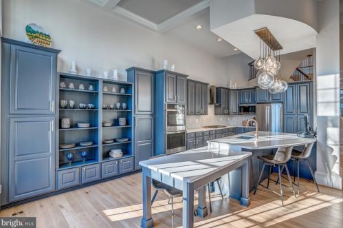 18285 Mullfield Village Ter, Leesburg VA  20176-7466 exterior