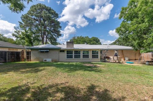 2108 11 St, Irving TX 75060-3529 exterior