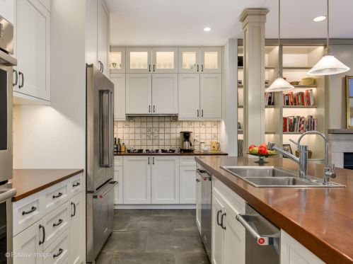 2222 Wayne Ave, Chicago IL 60614-1221 exterior