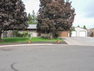 1303 Perry Ct, Yakima WA  98908-2199 exterior