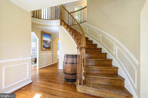 7312 Mallory Cir, Alexandria VA 22315-4704 exterior