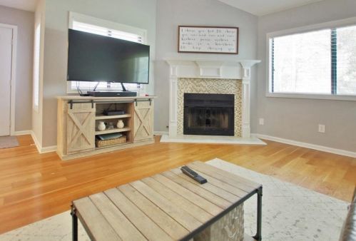 402 Cedar Chase Cir, Atlanta GA 30324-4294 exterior