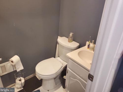 14 2 St, Darby PA 19023-2622 exterior