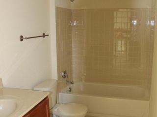 301 Madison St, Baltimore MD  21201-4614 exterior