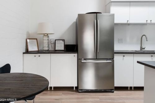 325 Colter St, Phoenix AZ 85018-1536 exterior