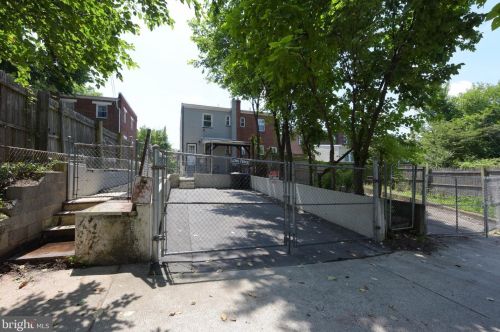 418 Brandywine St, Washington DC  20032-3653 exterior