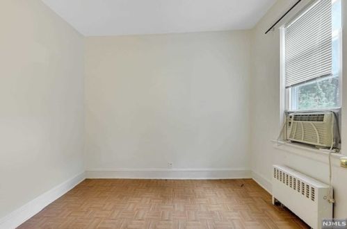 12 Bender Pl, Cliffside Park NJ 07010-1202 exterior