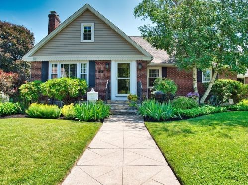 13 Locust Ave, Worcester, MA 01604-6021