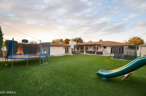 4507 Cheery Lynn Rd, Phoenix AZ 85018-6448 exterior