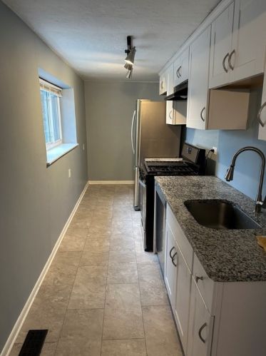 1313 Lowrie St, Pittsburgh PA  15212-4325 exterior