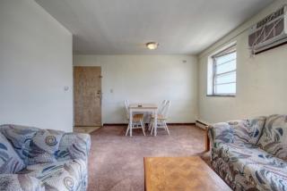 706 1st St, Champaign IL  61820-6069 exterior