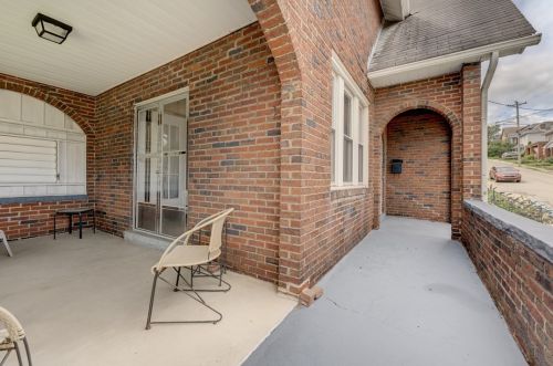 1049 Biltmore Ave, Pittsburgh, PA 15216-2305