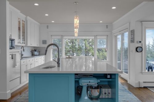 211 Cliff Ave, Winthrop MA  02152-1062 exterior