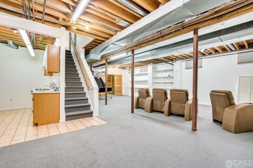 4 Fairhill Rd, Edison NJ 08817-2962 exterior