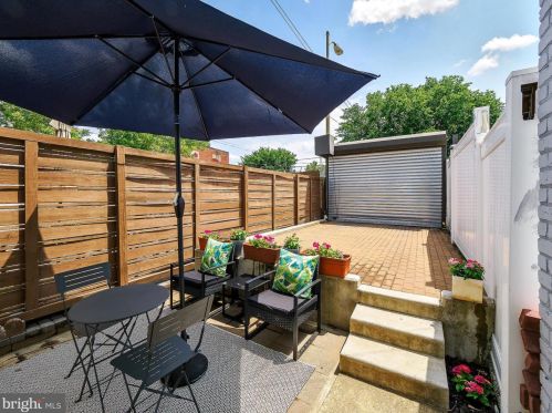 780 Lamont St, Washington DC  20010-1527 exterior